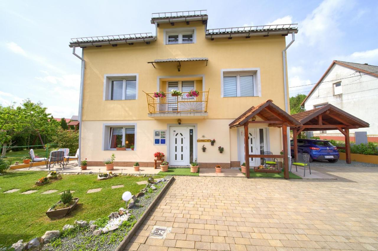 Apartmani Sabina 弗济内 外观 照片